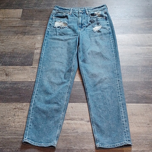 American Eagle Outfitters Denim - American Eagle Mom Straight Jean